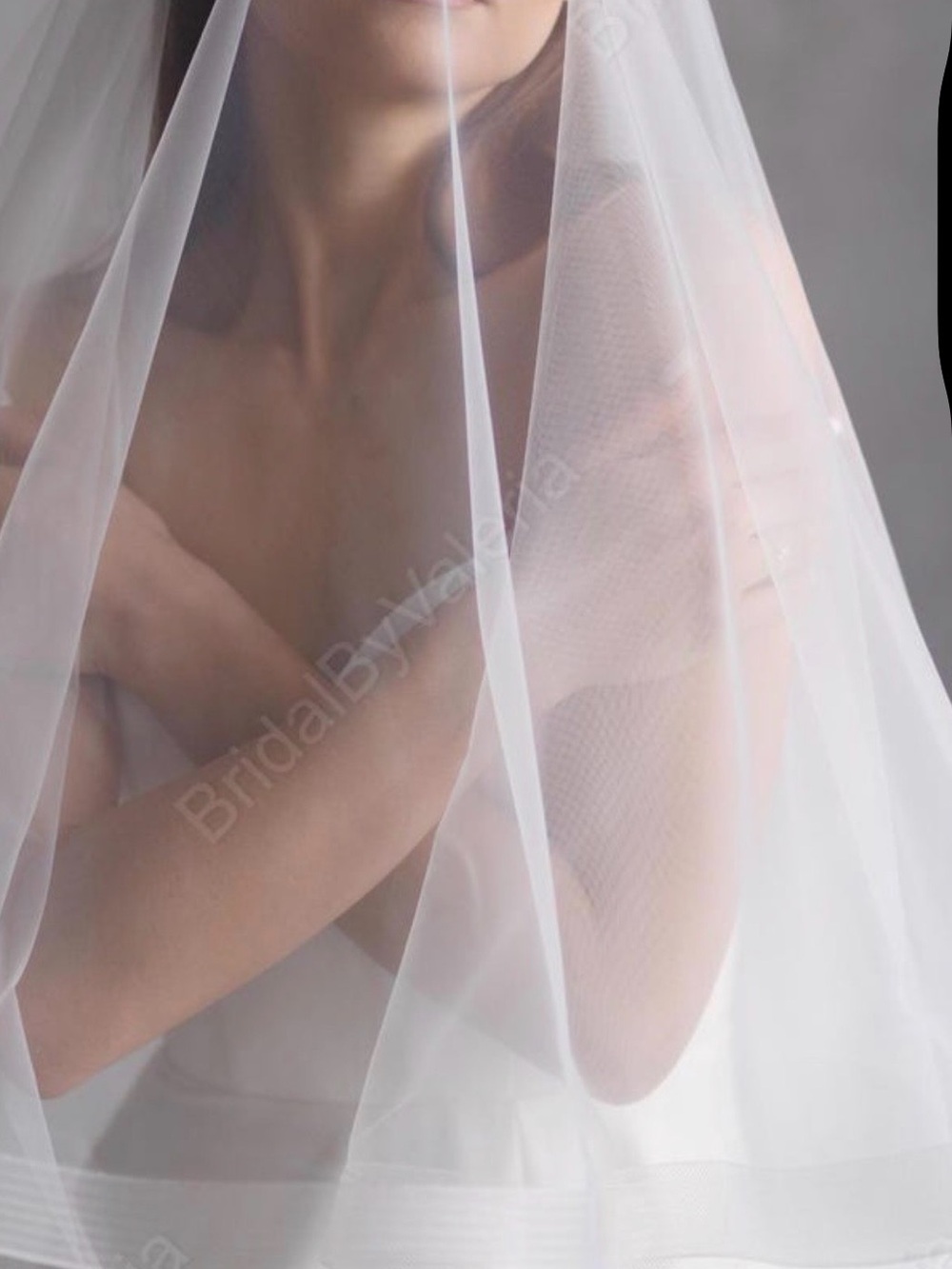 Horsehair edge bridal veil in soft ivory
